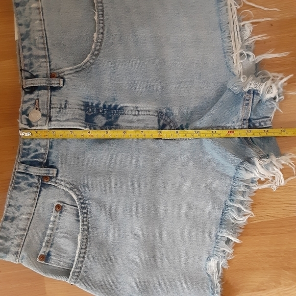 NWT Zara‎ High rise frayed jeans shorts,100% cotton denim,size 10/jeans … - Picture 7 of 12